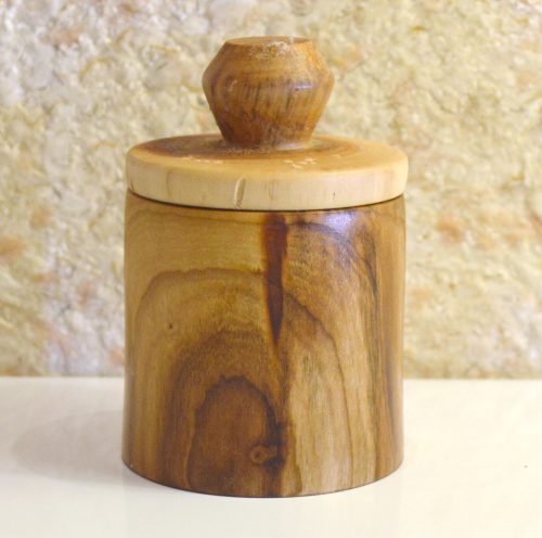 Солонка из массива яблони