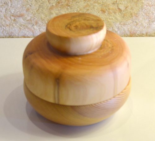 Соусница с крышкой