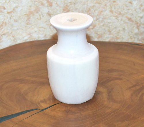 Белая ваза для сухоцветов, клён